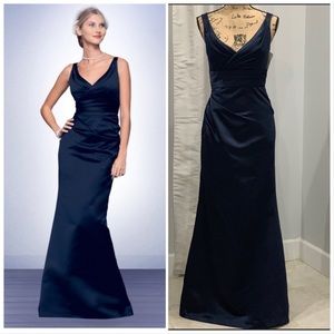 Bill Levkoff ⬇️ satin navy floor length gown dress